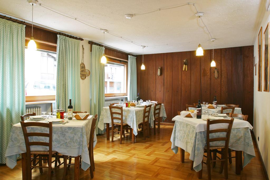 Hotel Biancaneve Oulx Eksteriør billede